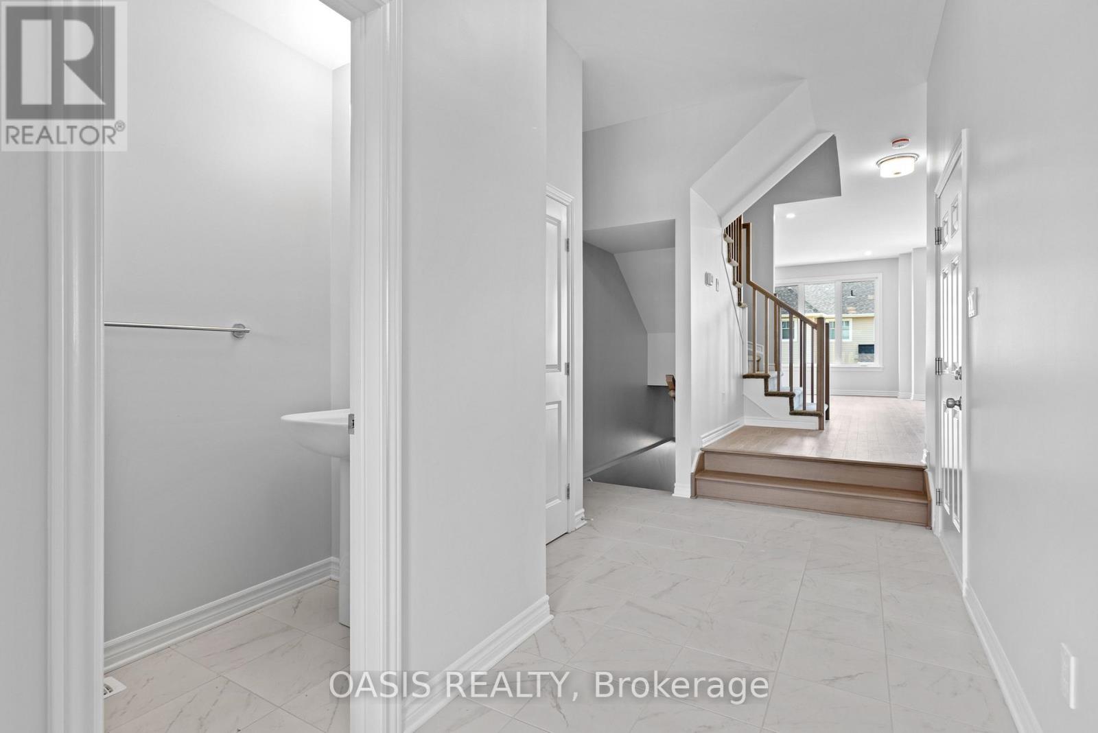 797 Antonio Farley Street, Ottawa, Ontario  K4A 5N3 - Photo 3 - X12411580