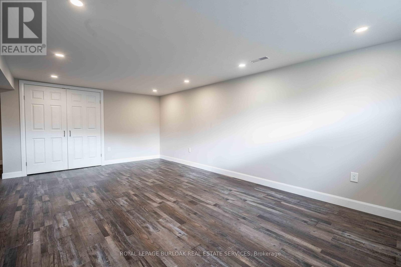 Lower - 4 Starlight Court, Hamilton, Ontario  L8K 4C8 - Photo 10 - X12516126