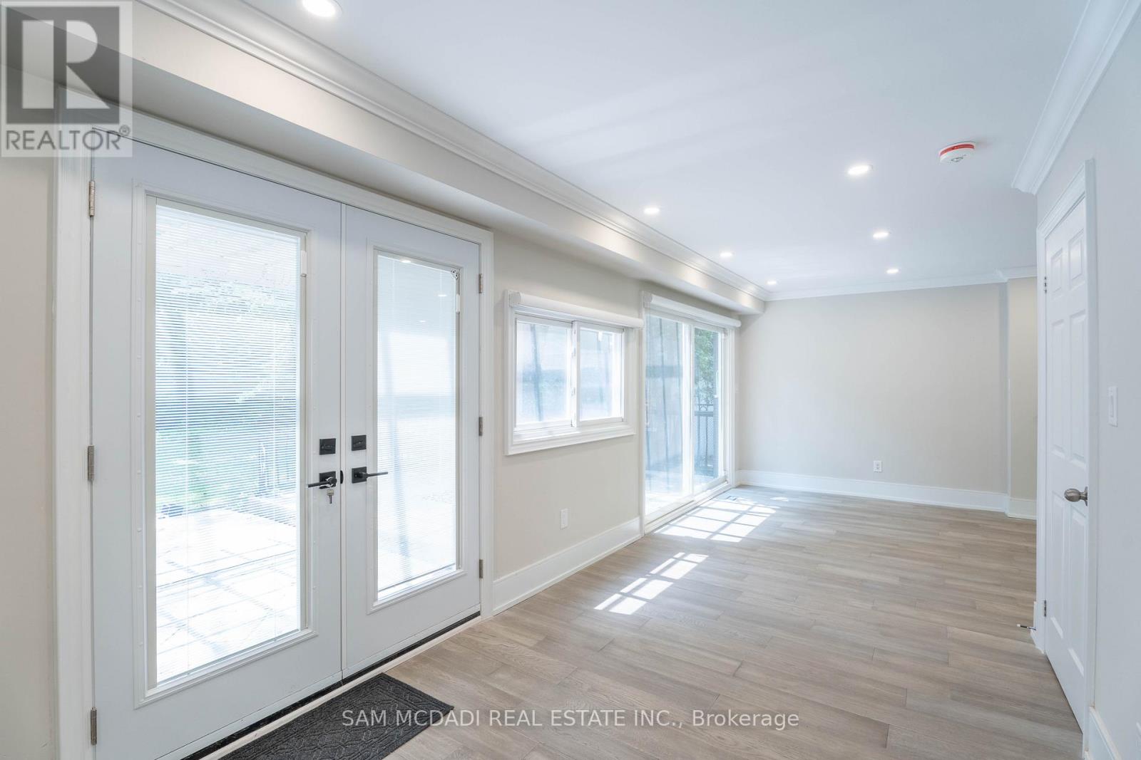 2188 Highriver Court, Mississauga, Ontario  L5H 3K4 - Photo 2 - W12634922