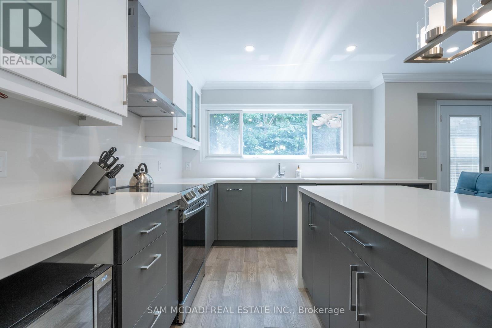 2188 Highriver Court, Mississauga, Ontario  L5H 3K4 - Photo 5 - W12634922