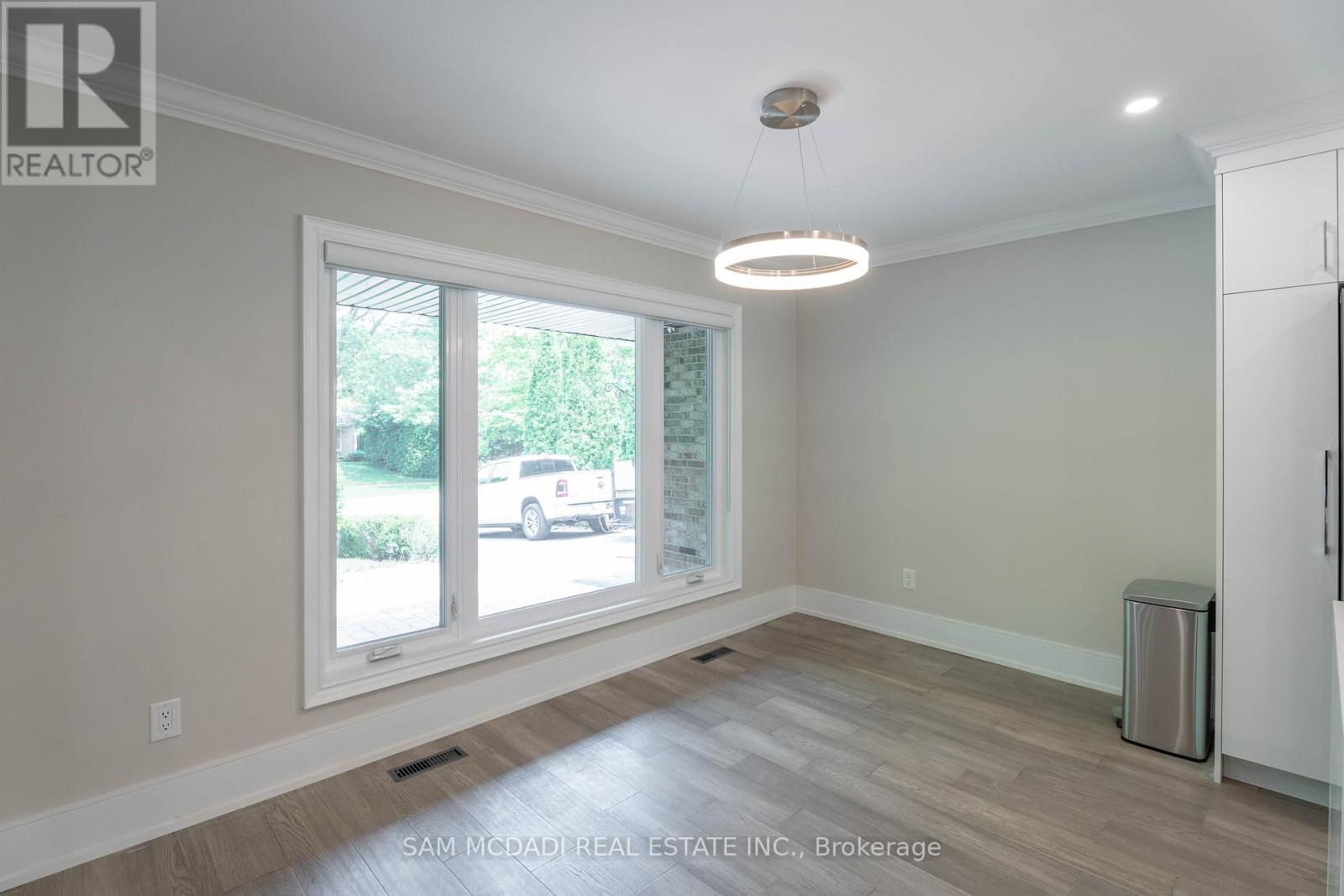 2188 Highriver Court, Mississauga, Ontario  L5H 3K4 - Photo 3 - W12634922