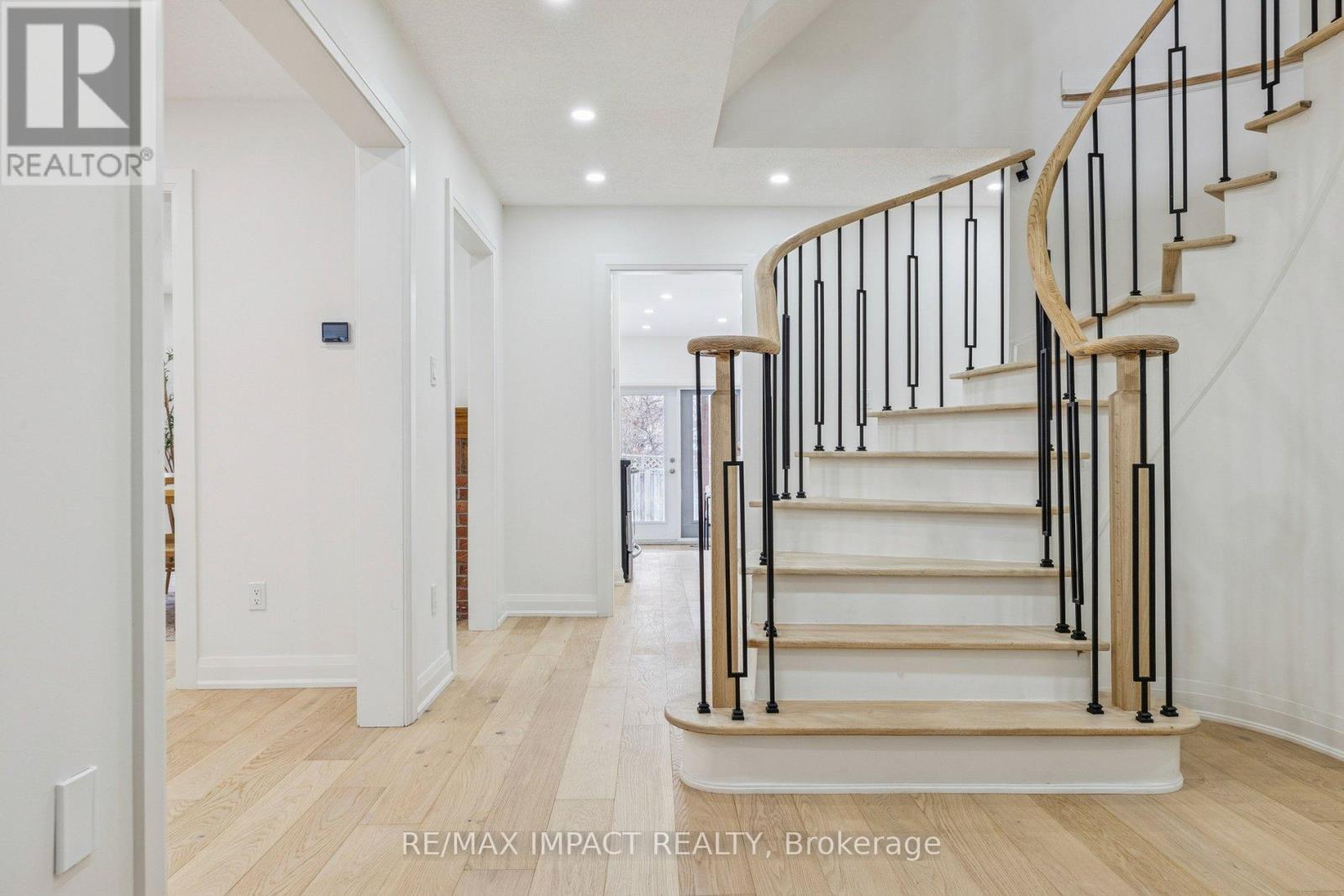 1871 Brookshire Square, Pickering, Ontario  L1V 6L2 - Photo 5 - E12656322