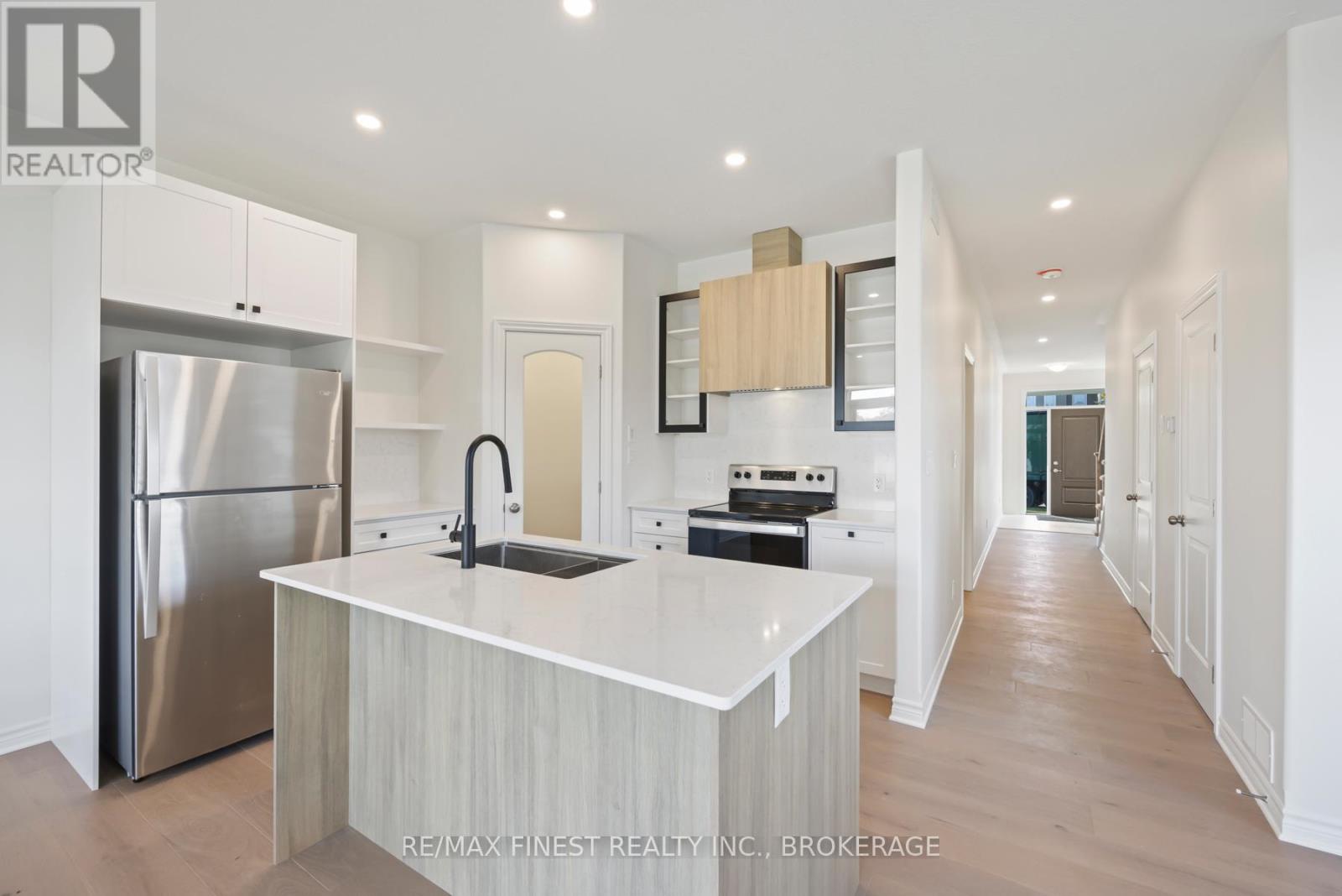 198 Heritage Park Drive, Greater Napanee, Ontario  K7R 3X8 - Photo 12 - X12656416