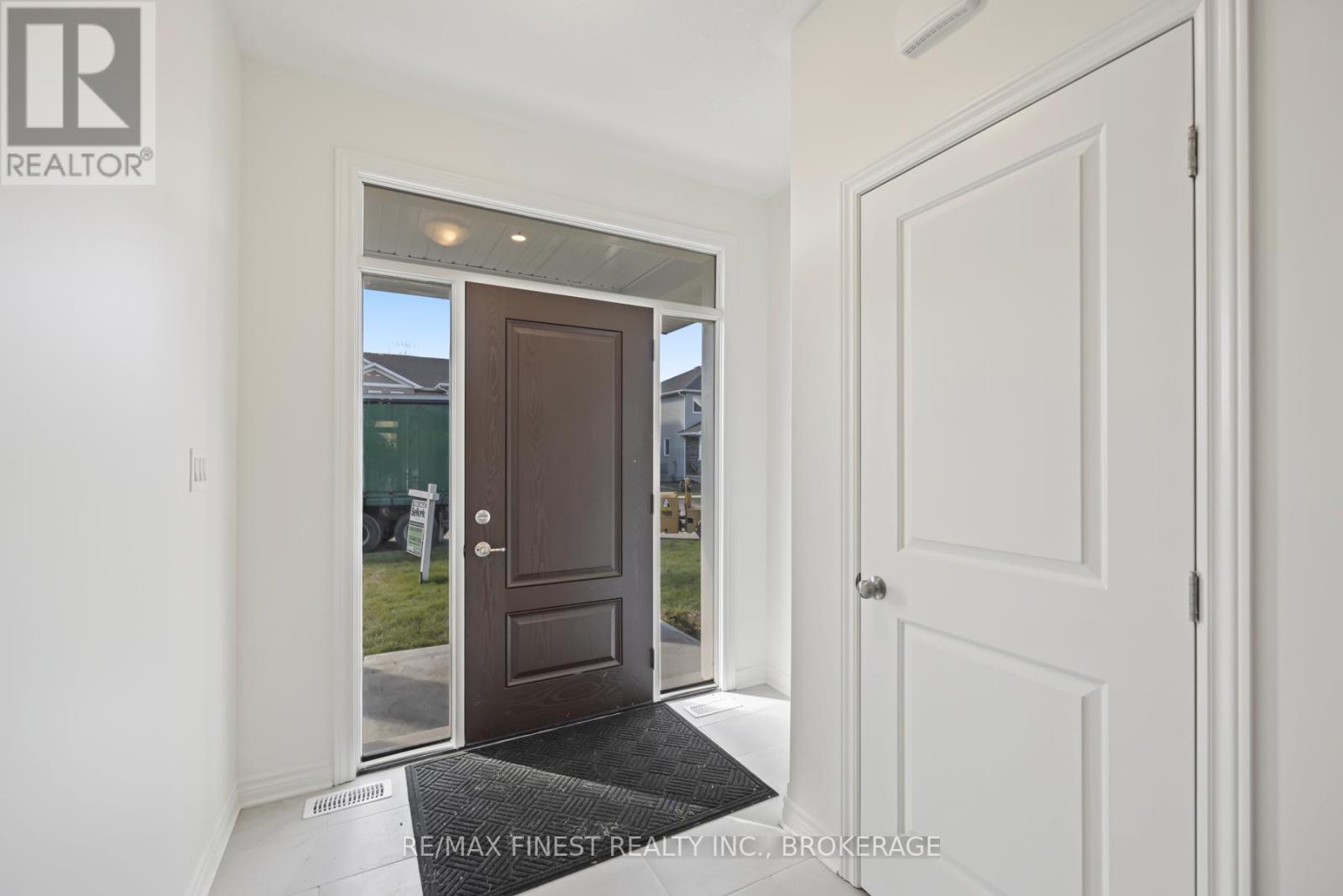 198 Heritage Park Drive, Greater Napanee, Ontario  K7R 3X8 - Photo 4 - X12656416