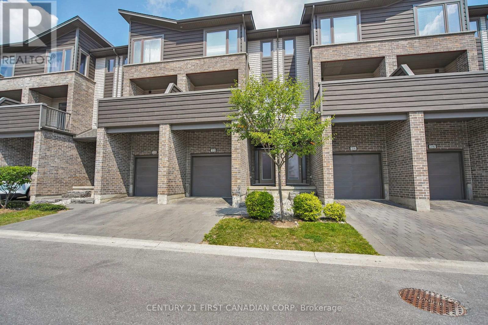 212 - 1960 Dalmagarry Road, London North, Ontario  N6G 0T8 - Photo 4 - X12656302