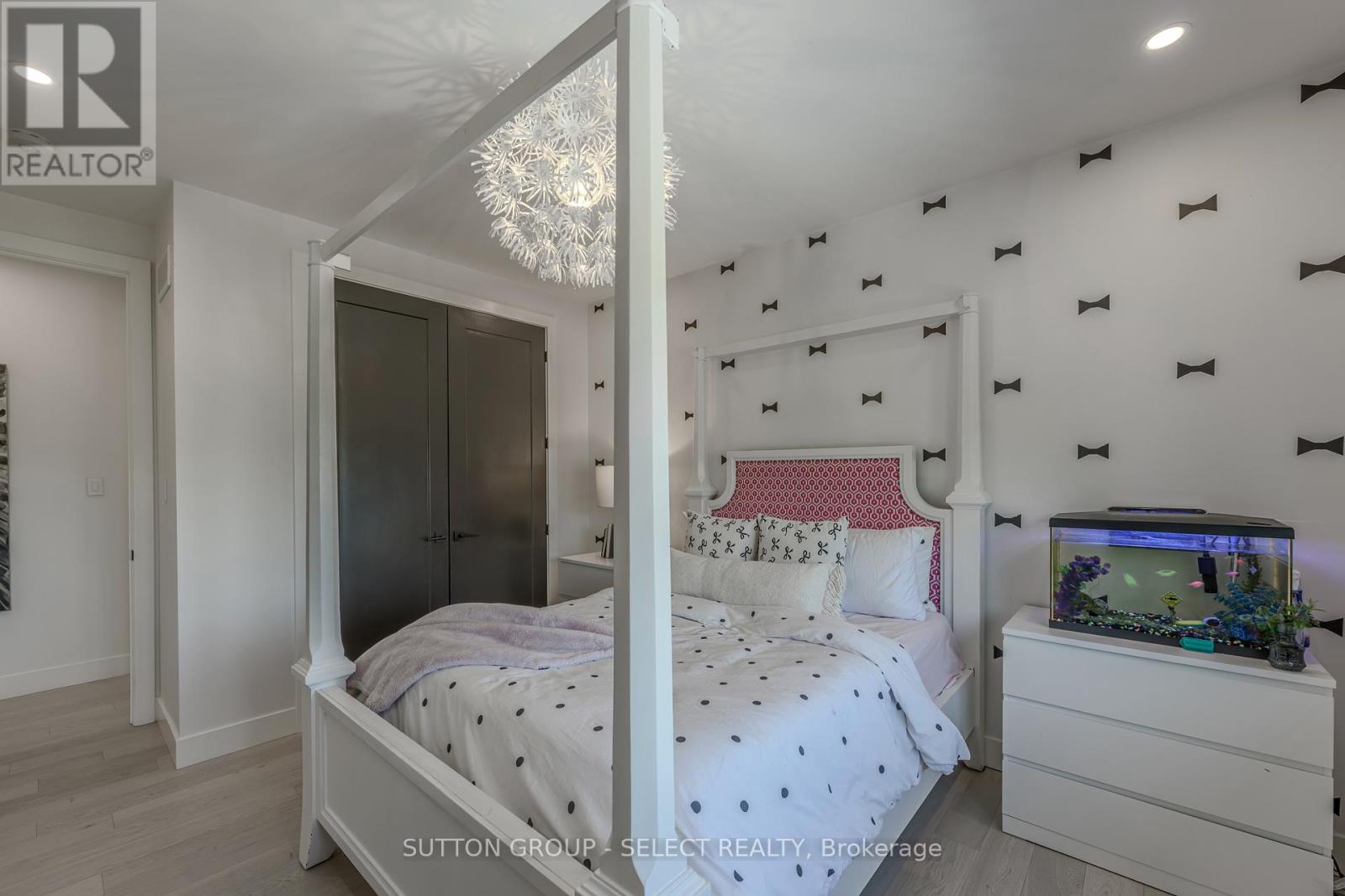 7 Valleyview Crescent, Middlesex Centre, Ontario  N0L 1R0 - Photo 39 - X12656308