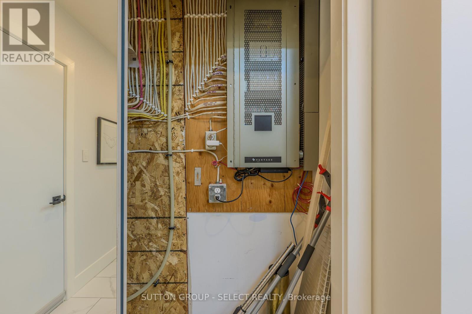 7 Valleyview Crescent, Middlesex Centre, Ontario  N0L 1R0 - Photo 45 - X12656308