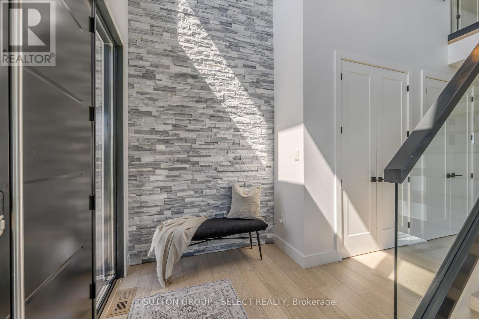 7 Valleyview Crescent, Middlesex Centre, Ontario  N0L 1R0 - Photo 7 - X12656308