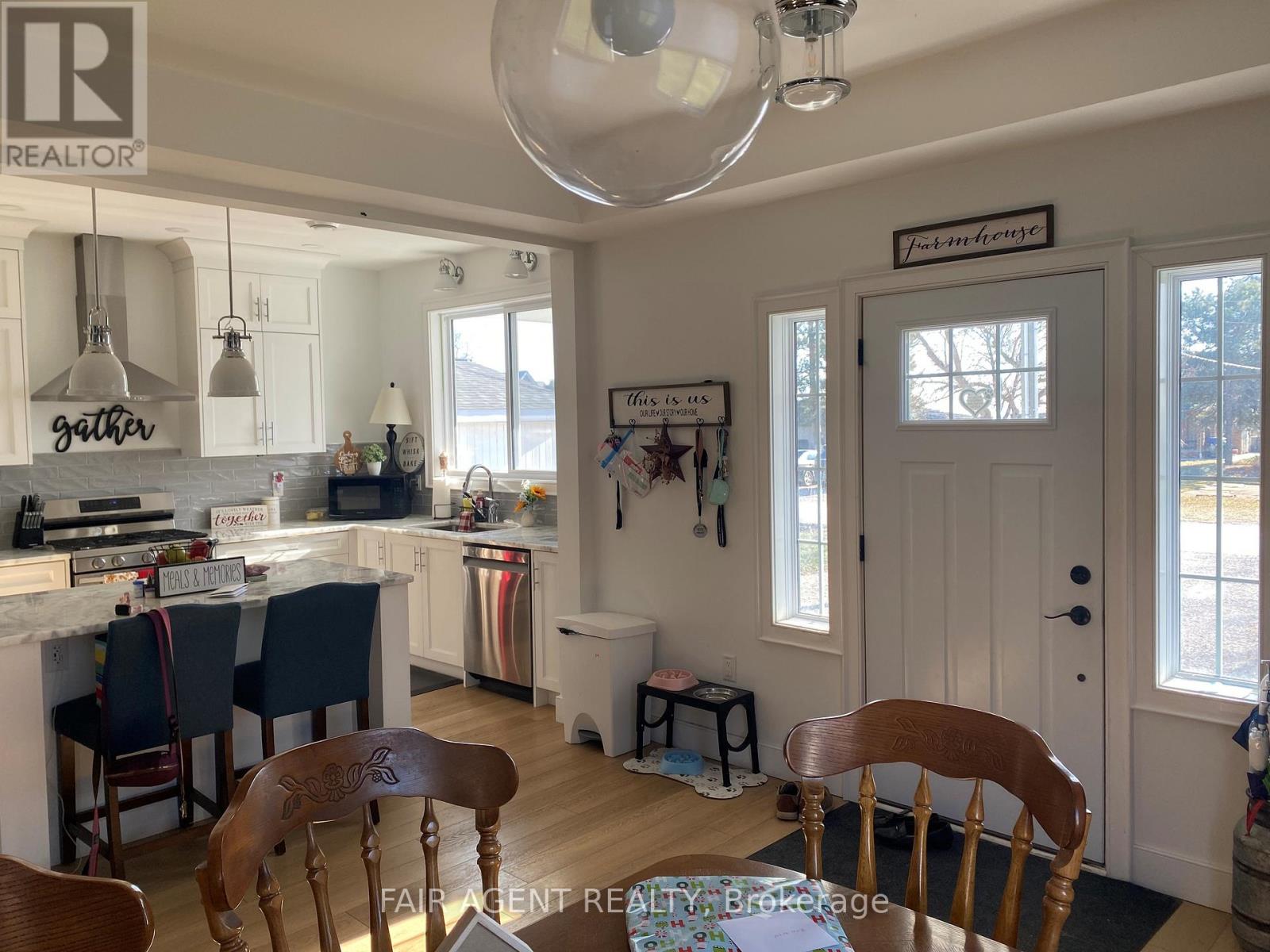 974 Waters Beach Drive, Essex, Ontario  N0R 1G0 - Photo 7 - X12656392