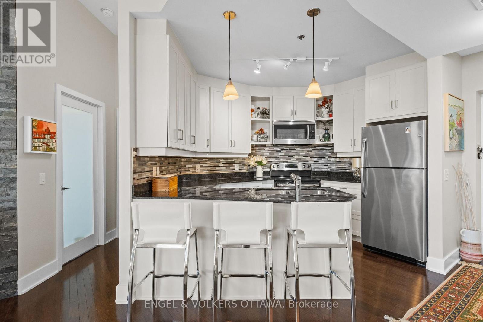 102 - 75 Cleary Avenue, Ottawa, Ontario  K2A 1R8 - Photo 6 - X12656256