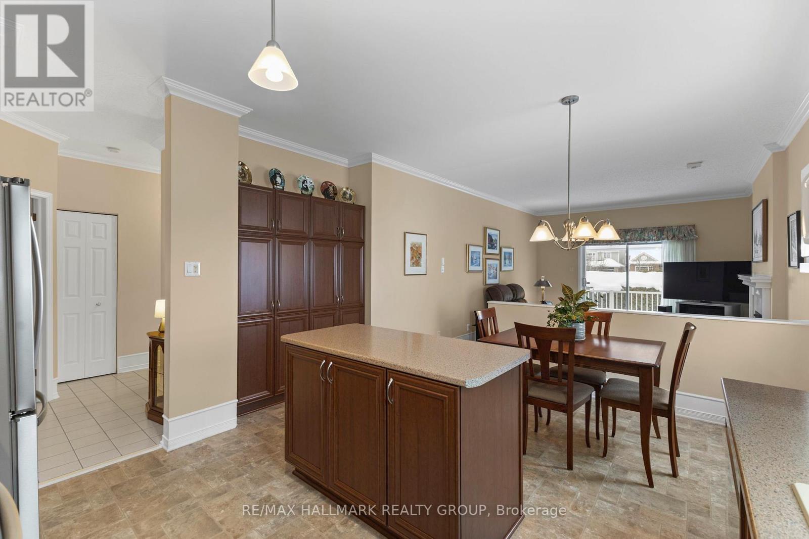 2202 Nature Trail Crescent, Ottawa, Ontario  K1W 1E6 - Photo 10 - X12656402