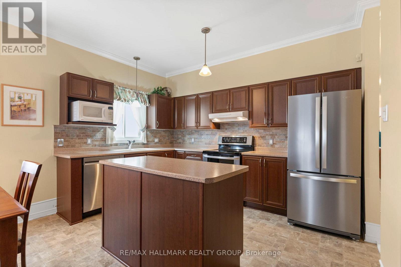 2202 Nature Trail Crescent, Ottawa, Ontario  K1W 1E6 - Photo 13 - X12656402