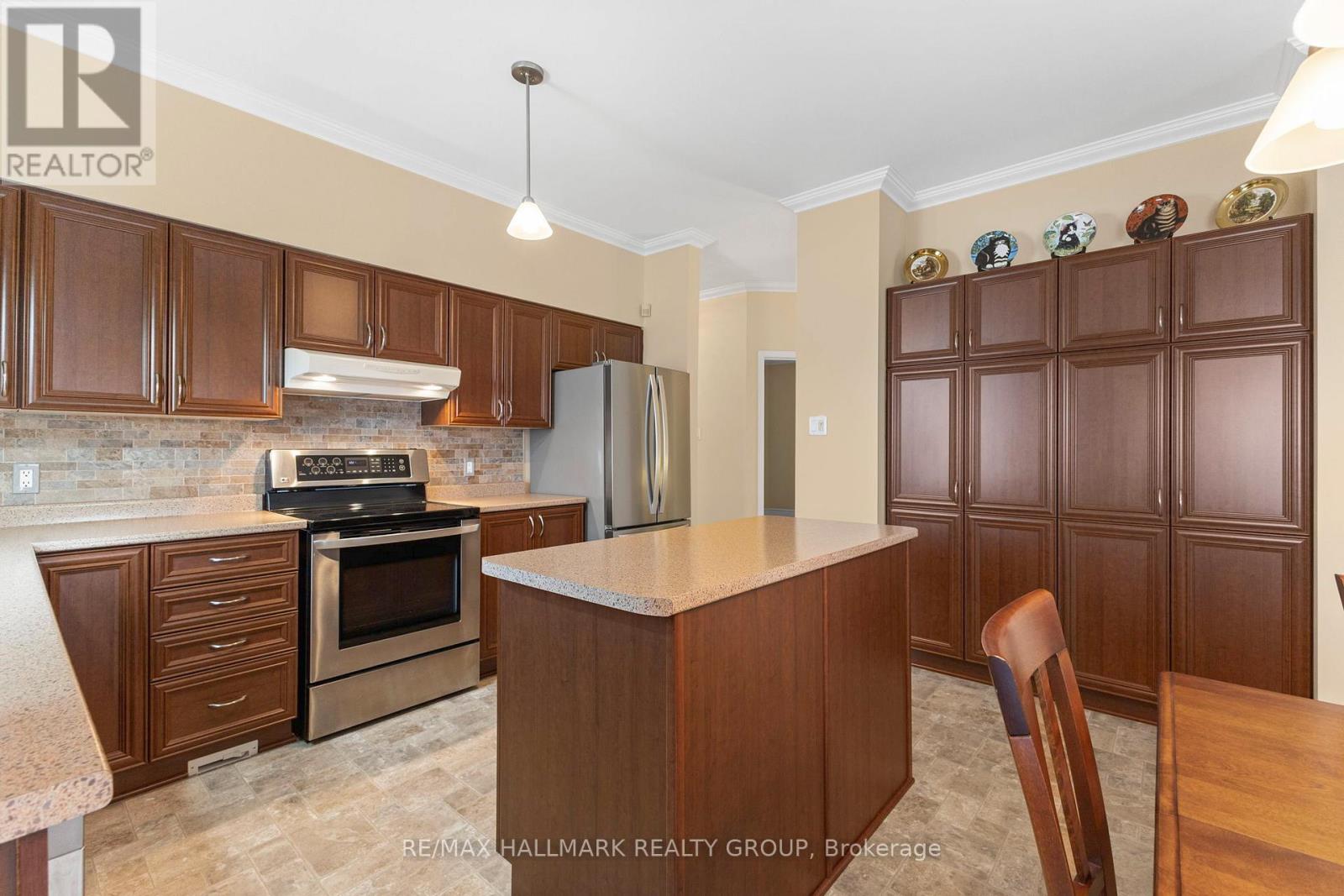 2202 Nature Trail Crescent, Ottawa, Ontario  K1W 1E6 - Photo 15 - X12656402