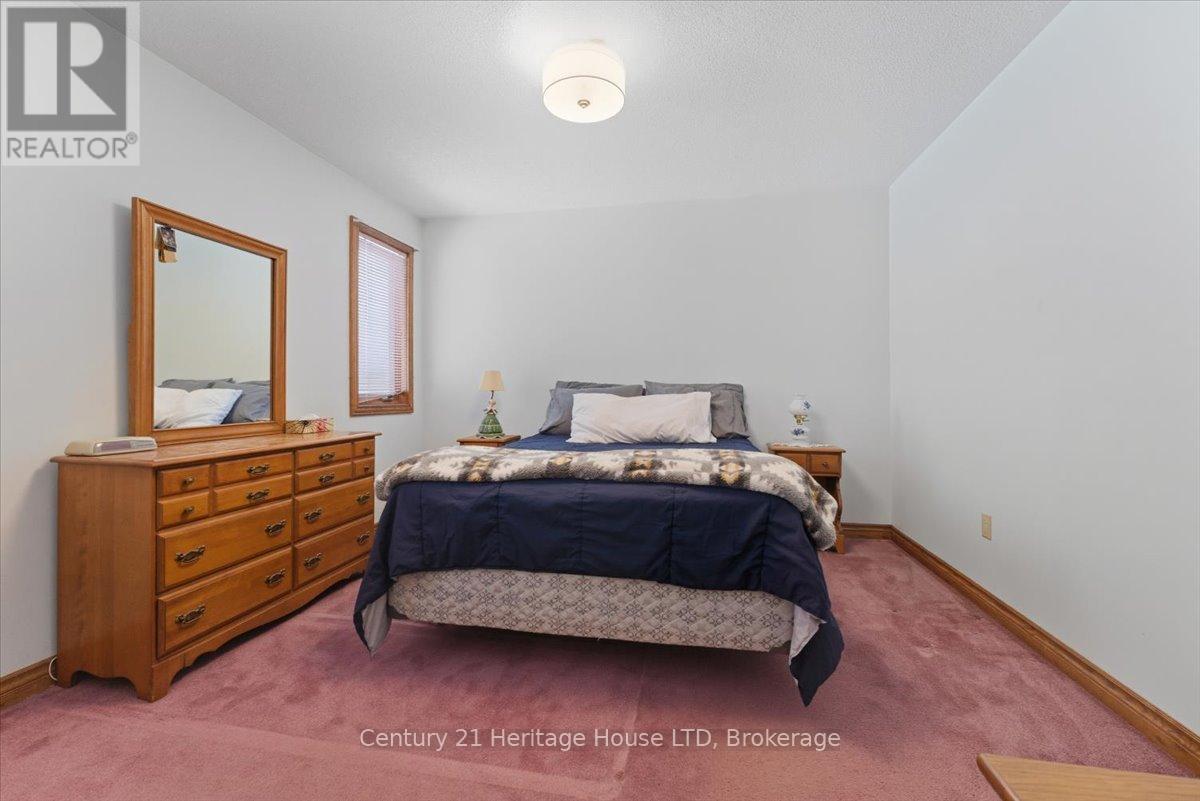 118 Gadsby Avenue, Welland, Ontario  L3C 1A9 - Photo 23 - X12656306