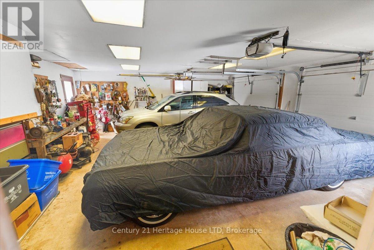 118 Gadsby Avenue, Welland, Ontario  L3C 1A9 - Photo 32 - X12656306