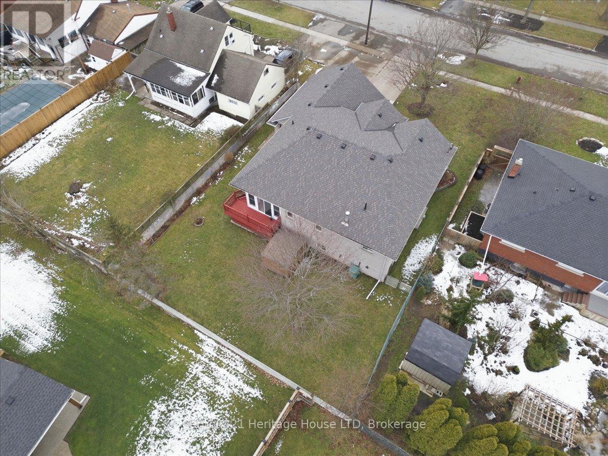 118 Gadsby Avenue, Welland, Ontario  L3C 1A9 - Photo 43 - X12656306