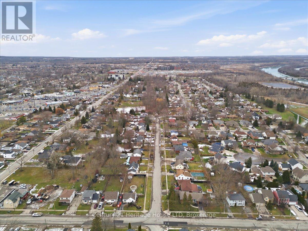 118 Gadsby Avenue, Welland, Ontario  L3C 1A9 - Photo 49 - X12656306