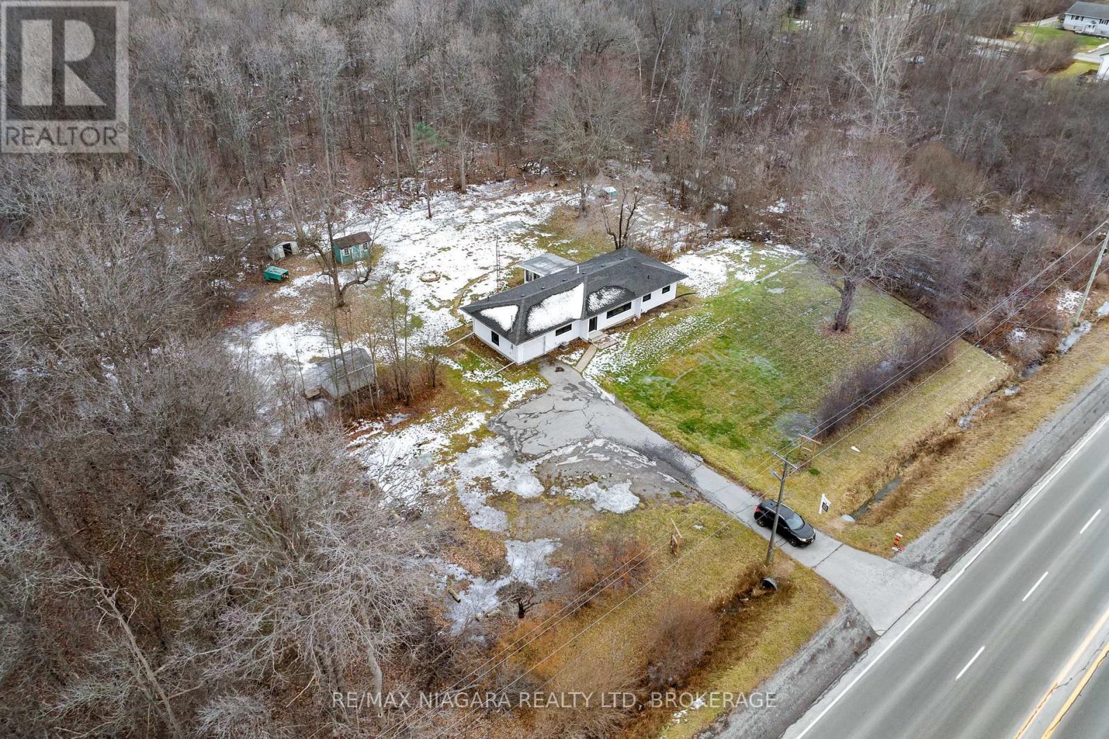 2949 Garrison Road, Fort Erie, Ontario  L0S 1N0 - Photo 2 - X12656334