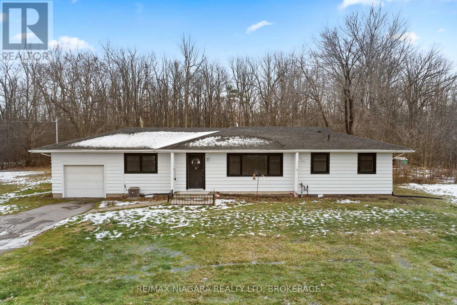 2949 Garrison Road, Fort Erie, Ontario  L0S 1N0 - Photo 3 - X12656334