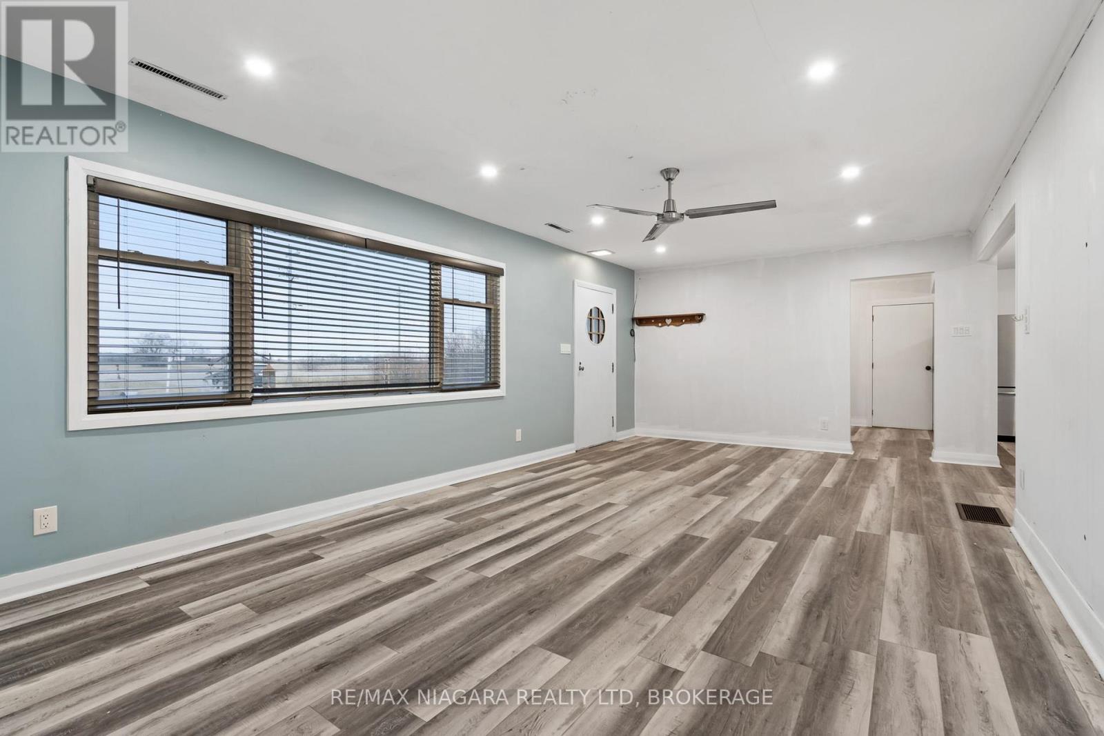 2949 Garrison Road, Fort Erie, Ontario  L0S 1N0 - Photo 9 - X12656334