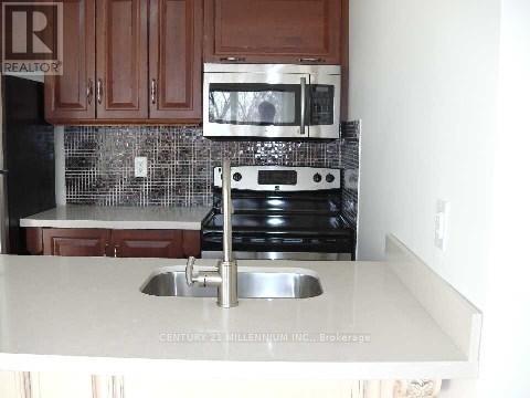 Upper - 59 Garthdale Court, Toronto (Bathurst Manor), Ontario  M3H 5P7 - Photo 4 - C12656232