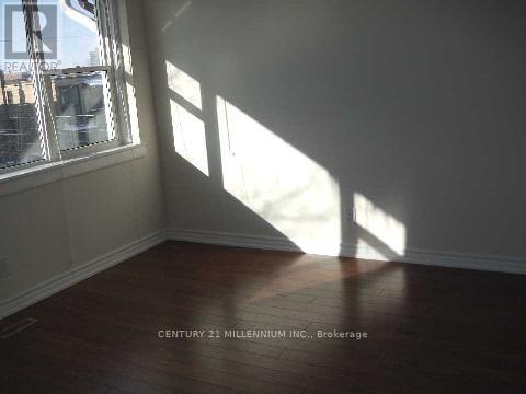 Upper - 59 Garthdale Court, Toronto (Bathurst Manor), Ontario  M3H 5P7 - Photo 8 - C12656232