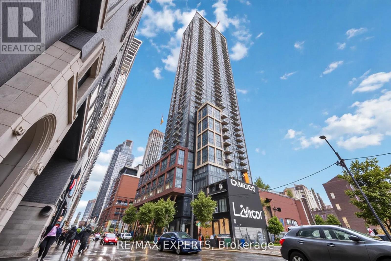 803 - 108 Peter Street, Toronto, Ontario  M5V 2G7 - Photo 2 - C12656326