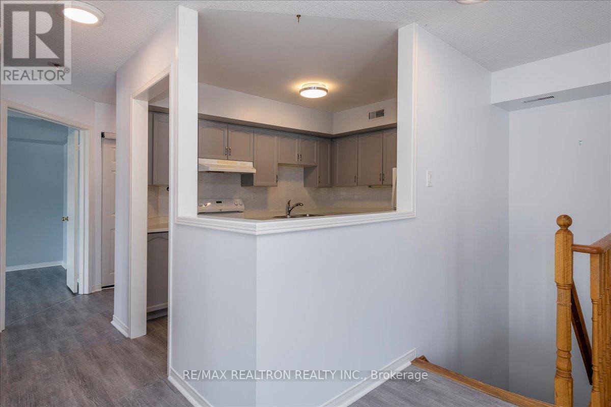 302 - 492 Laclie Street, Orillia, Ontario  L3V 7V2 - Photo 10 - S12656354