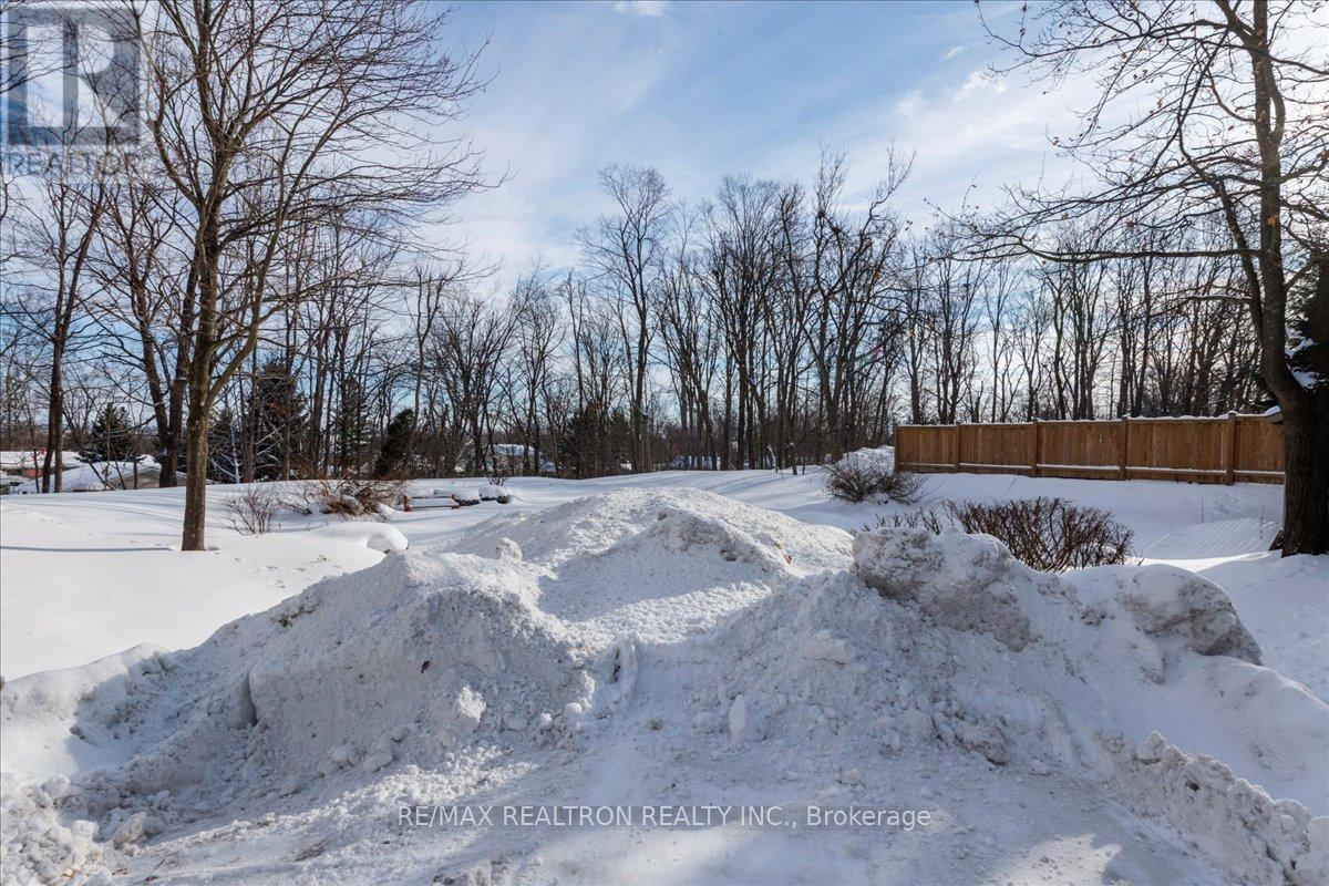 302 - 492 Laclie Street, Orillia, Ontario  L3V 7V2 - Photo 23 - S12656354