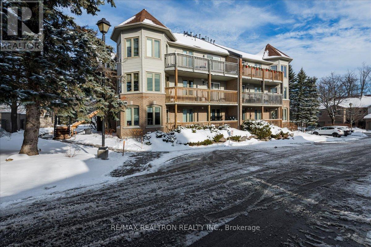 302 - 492 Laclie Street, Orillia, Ontario  L3V 7V2 - Photo 3 - S12656354