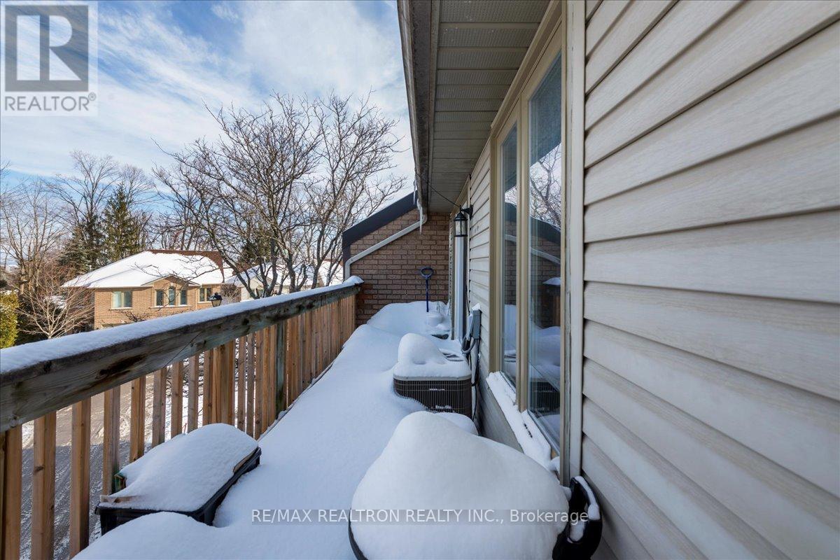 302 - 492 Laclie Street, Orillia, Ontario  L3V 7V2 - Photo 7 - S12656354