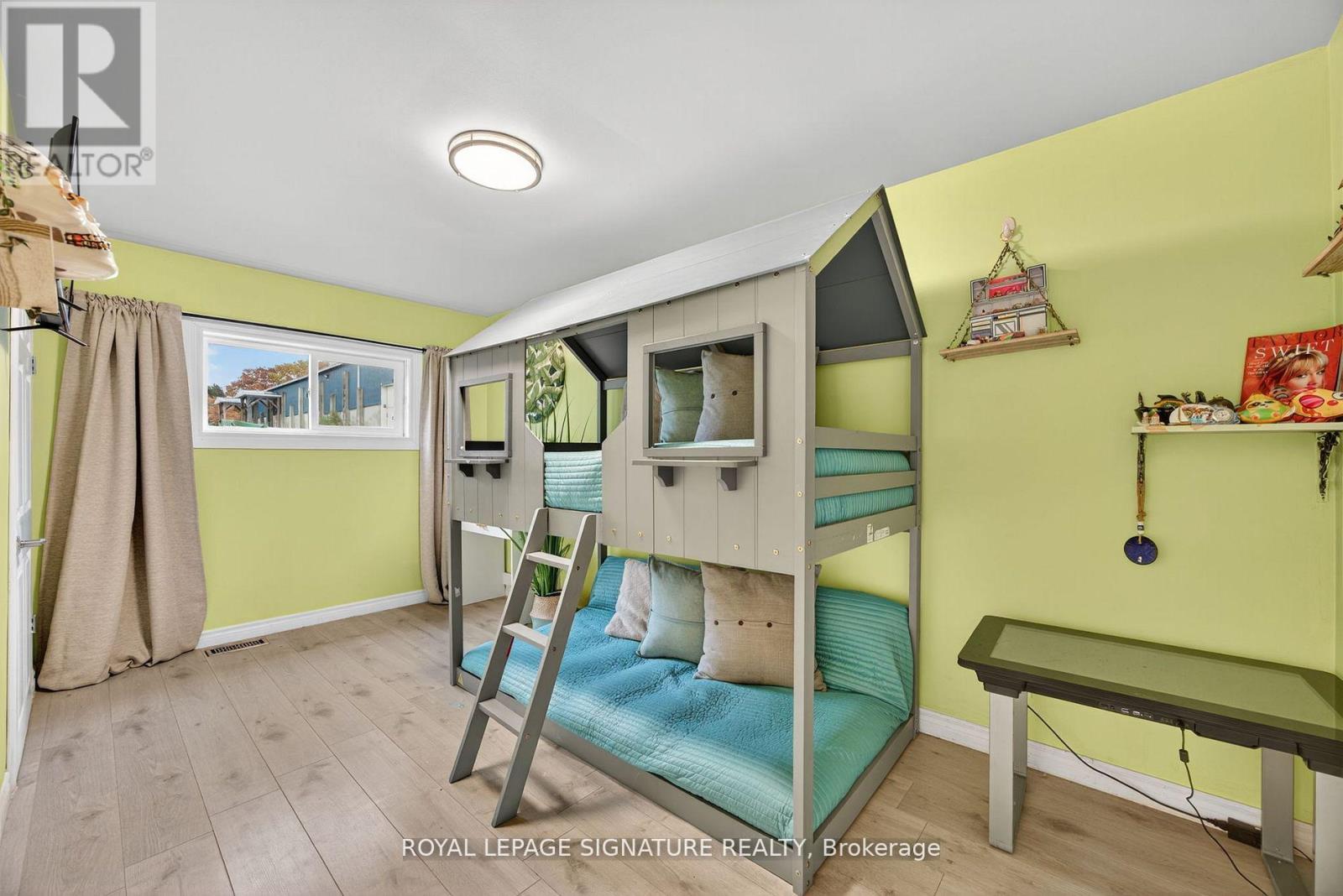 57 Maria Street, Penetanguishene, Ontario  L9M 1L3 - Photo 11 - S12656396