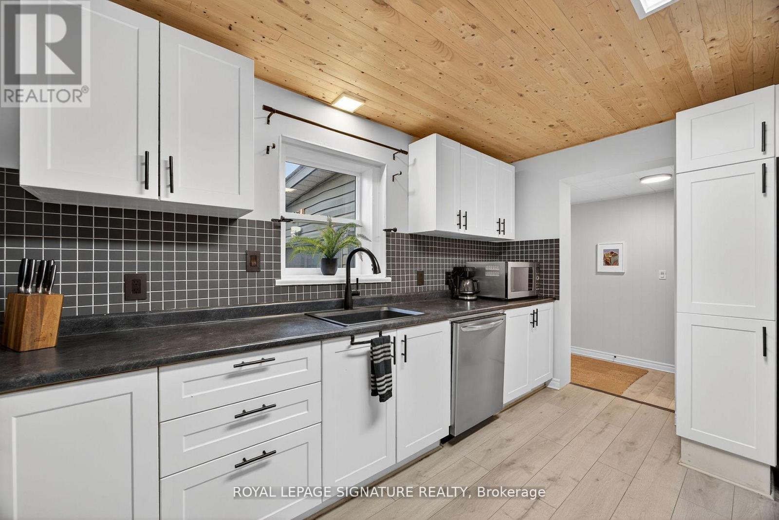 57 Maria Street, Penetanguishene, Ontario  L9M 1L3 - Photo 17 - S12656396