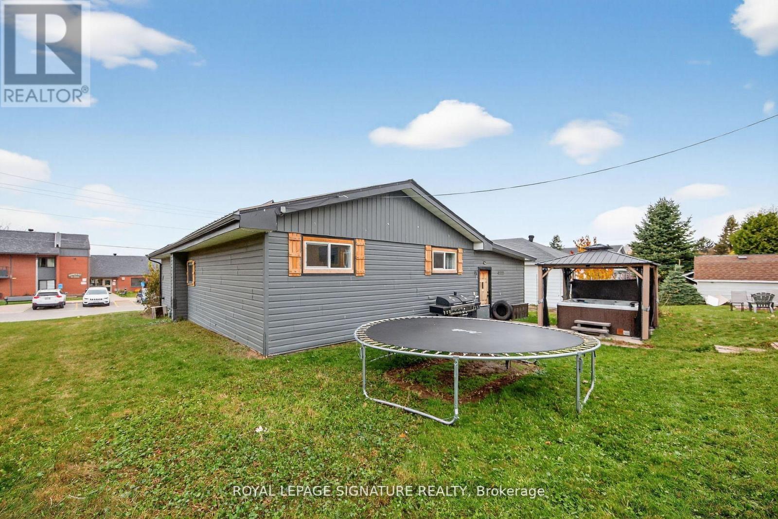 57 Maria Street, Penetanguishene, Ontario  L9M 1L3 - Photo 30 - S12656396