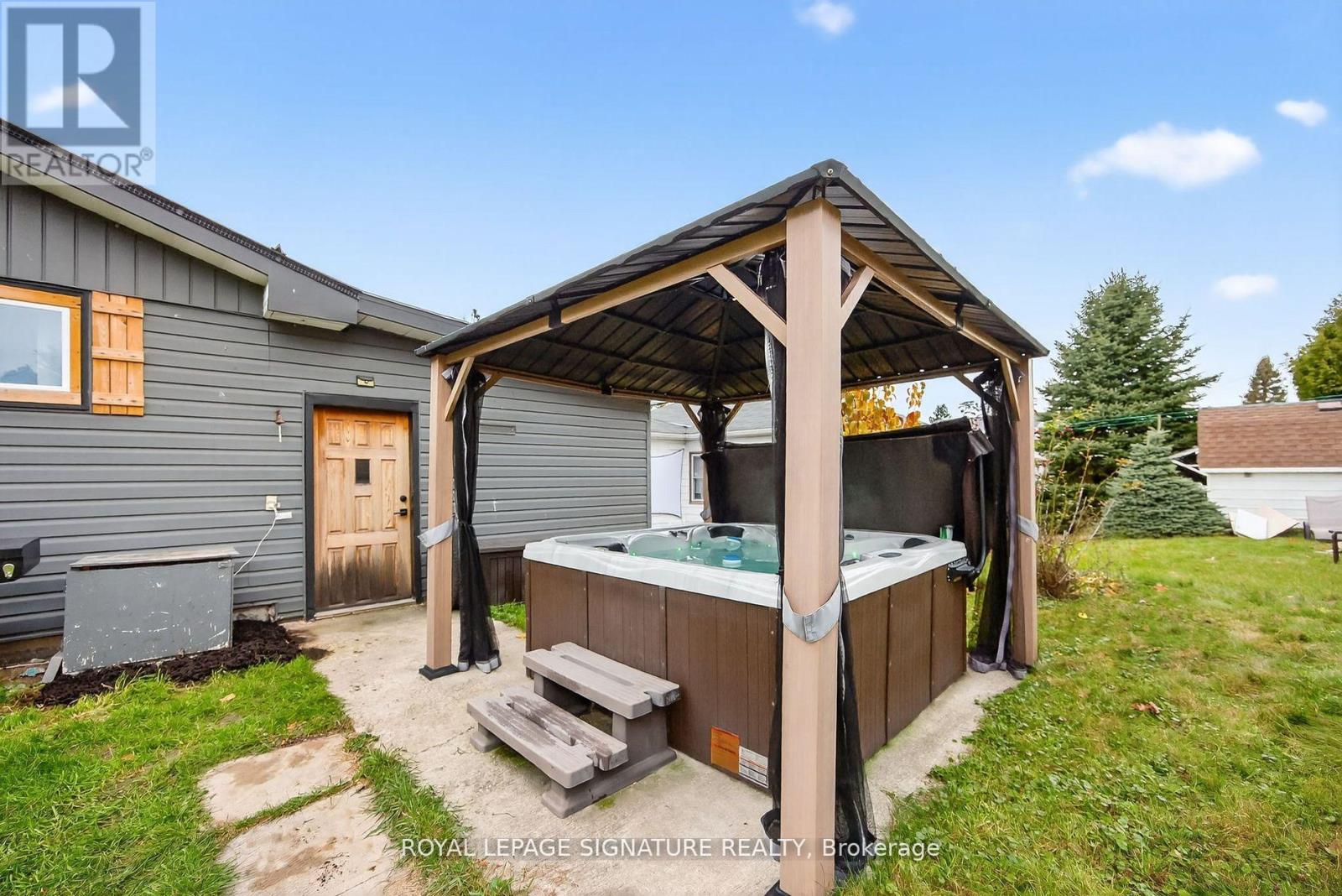 57 Maria Street, Penetanguishene, Ontario  L9M 1L3 - Photo 36 - S12656396