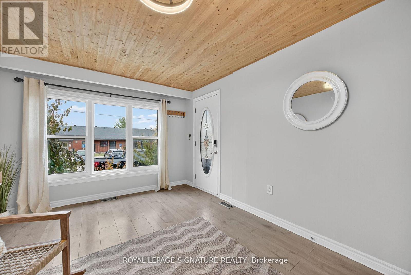 57 Maria Street, Penetanguishene, Ontario  L9M 1L3 - Photo 6 - S12656396