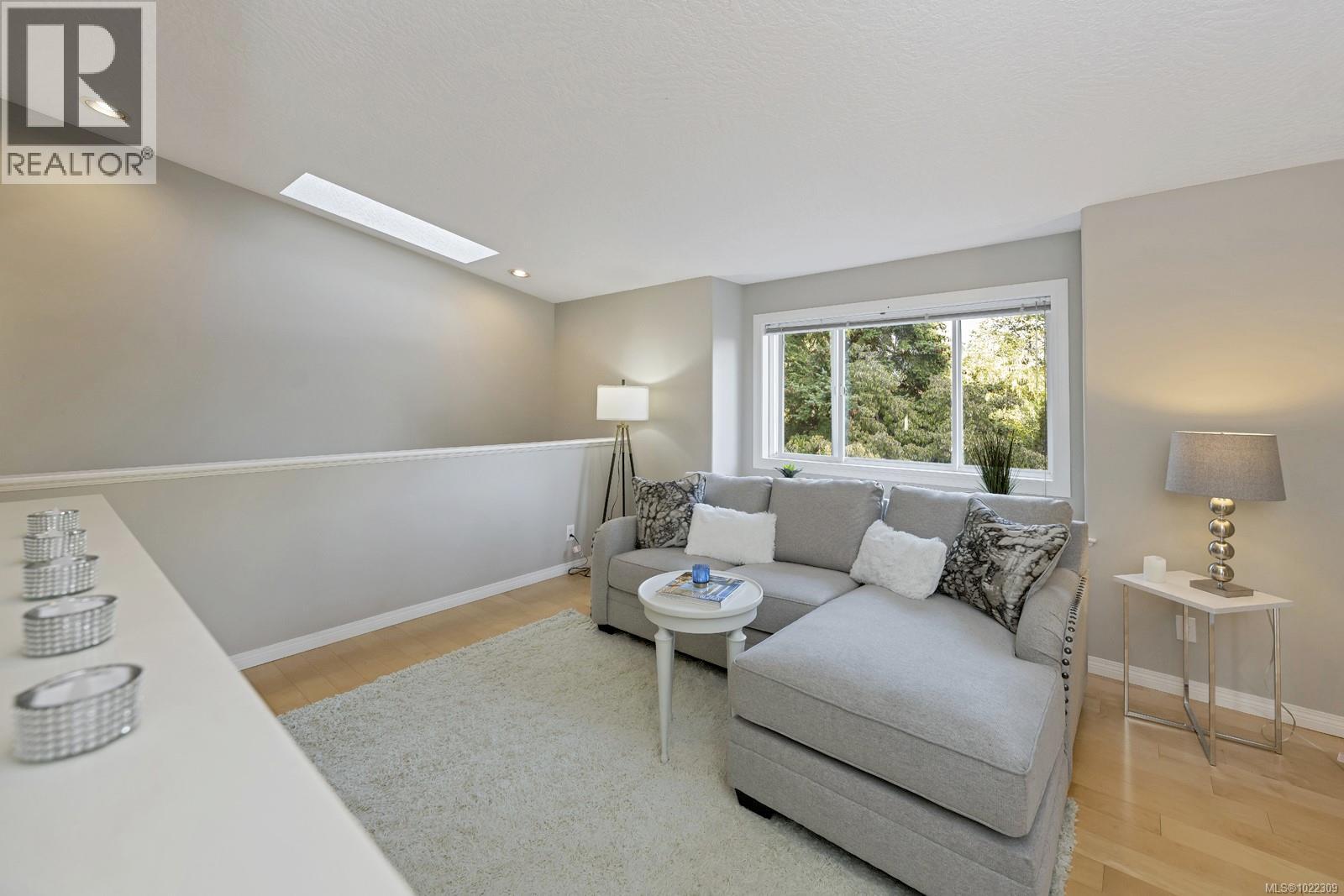 1616 Nelles Pl, Saanich, British Columbia  V8N 6L7 - Photo 16 - 1022309