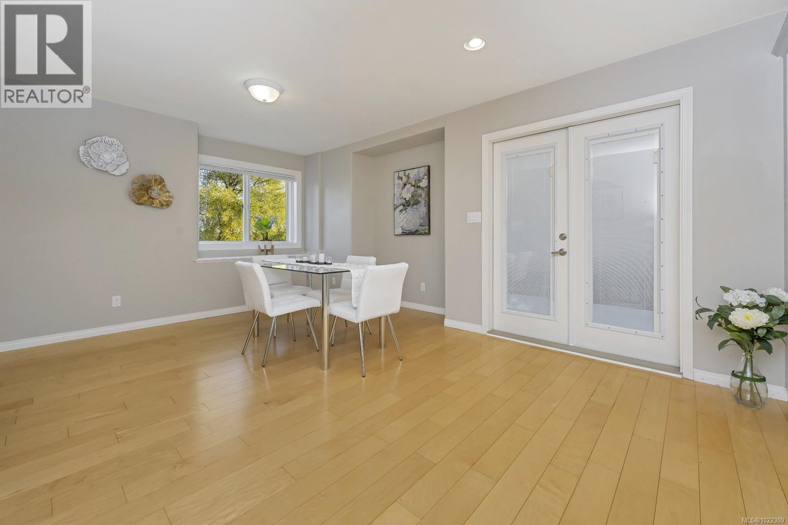 1616 Nelles Pl, Saanich, British Columbia  V8N 6L7 - Photo 17 - 1022309