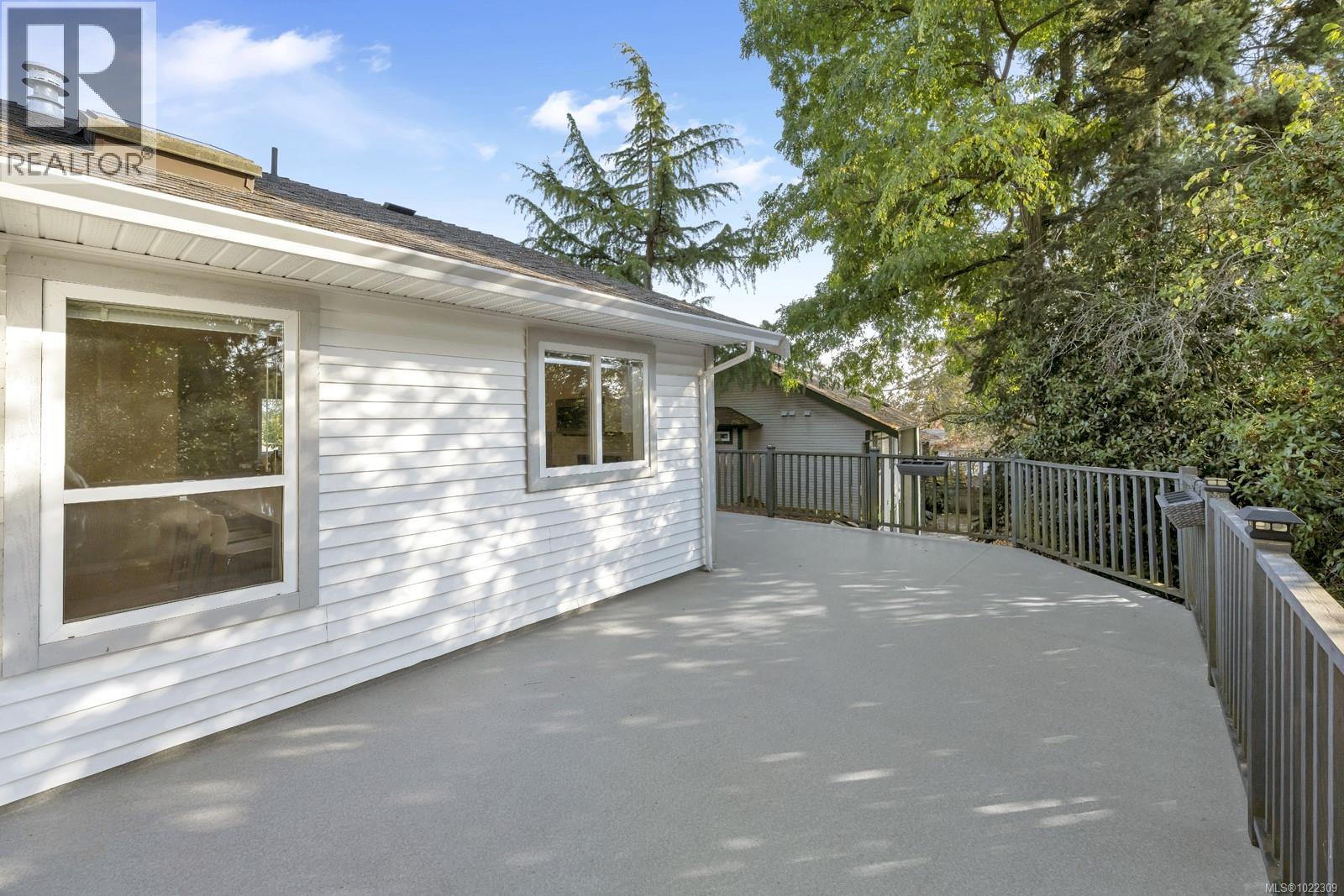 1616 Nelles Pl, Saanich, British Columbia  V8N 6L7 - Photo 20 - 1022309