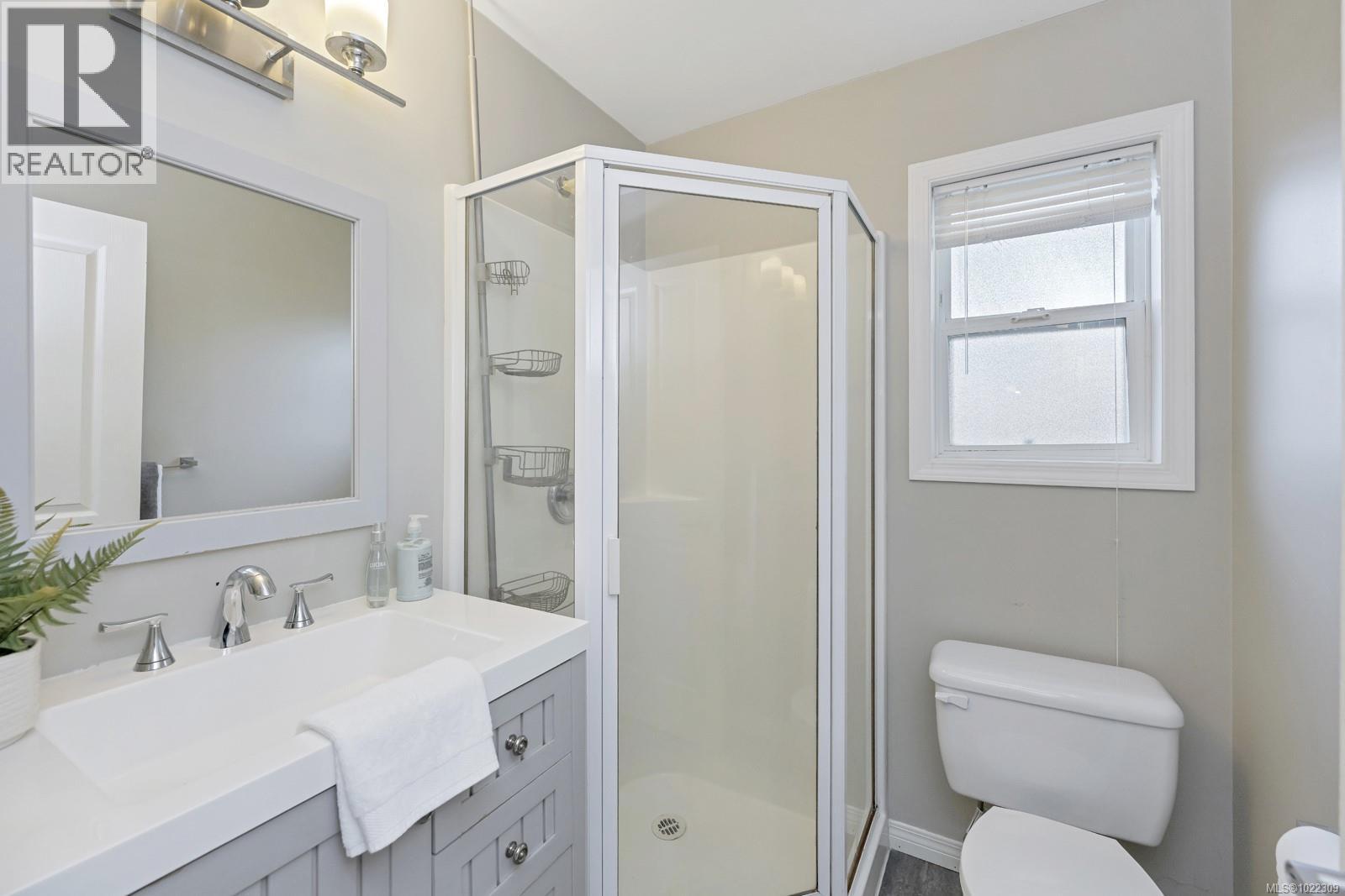 1616 Nelles Pl, Saanich, British Columbia  V8N 6L7 - Photo 22 - 1022309