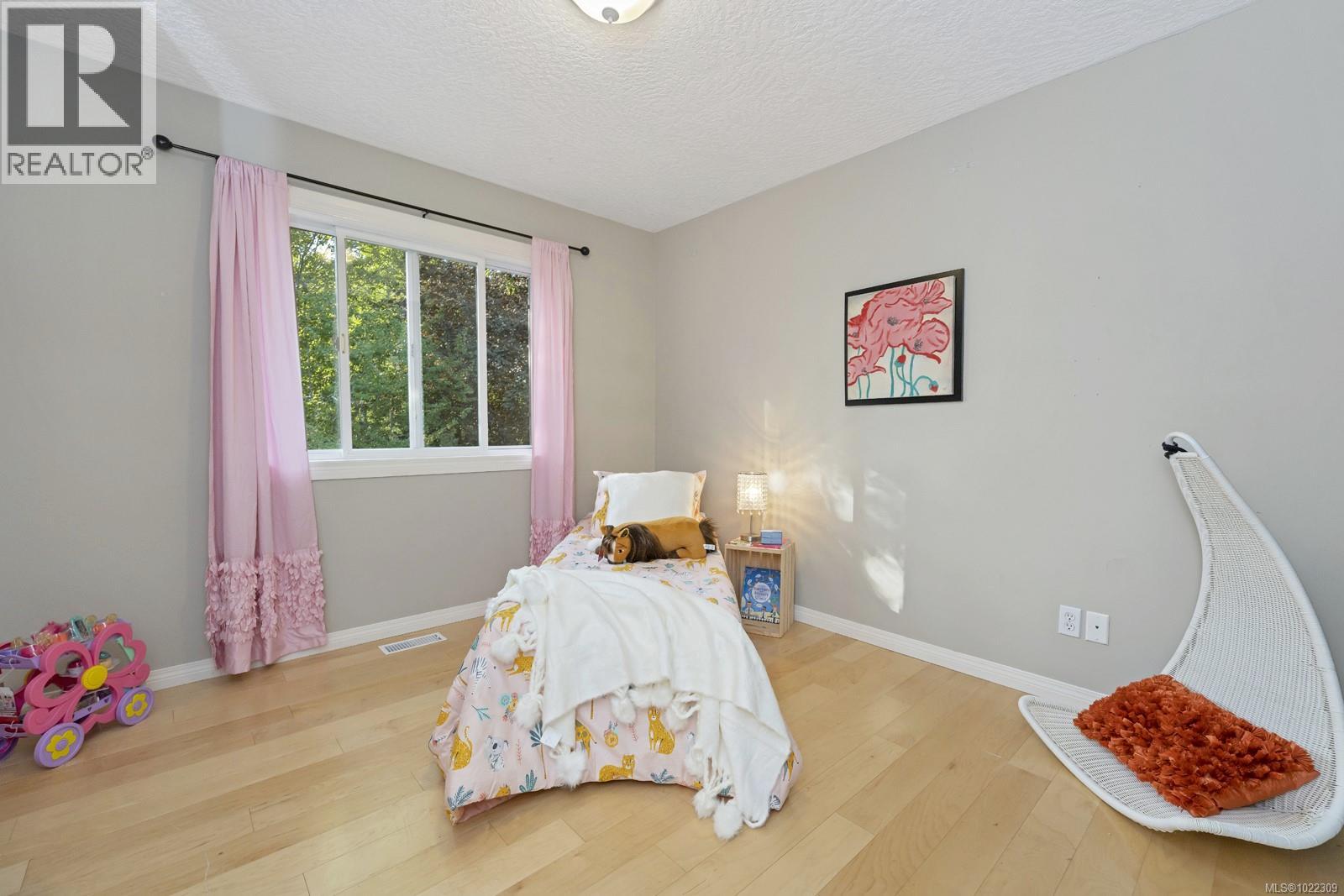 1616 Nelles Pl, Saanich, British Columbia  V8N 6L7 - Photo 24 - 1022309