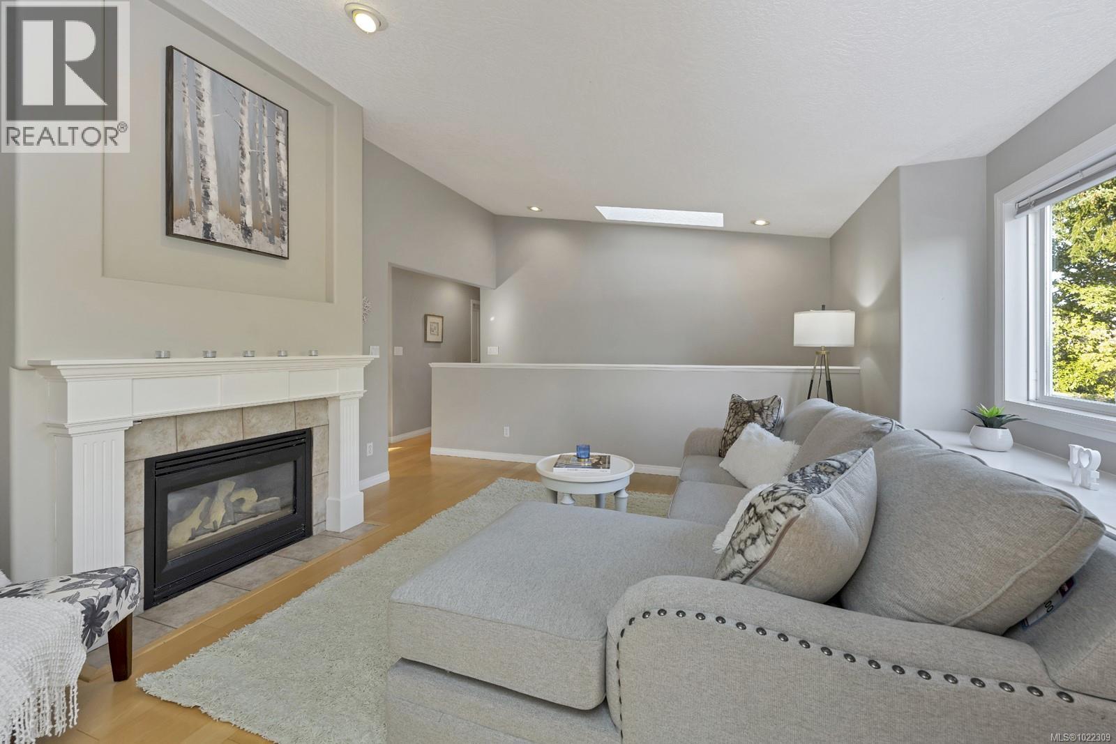 1616 Nelles Pl, Saanich, British Columbia  V8N 6L7 - Photo 8 - 1022309