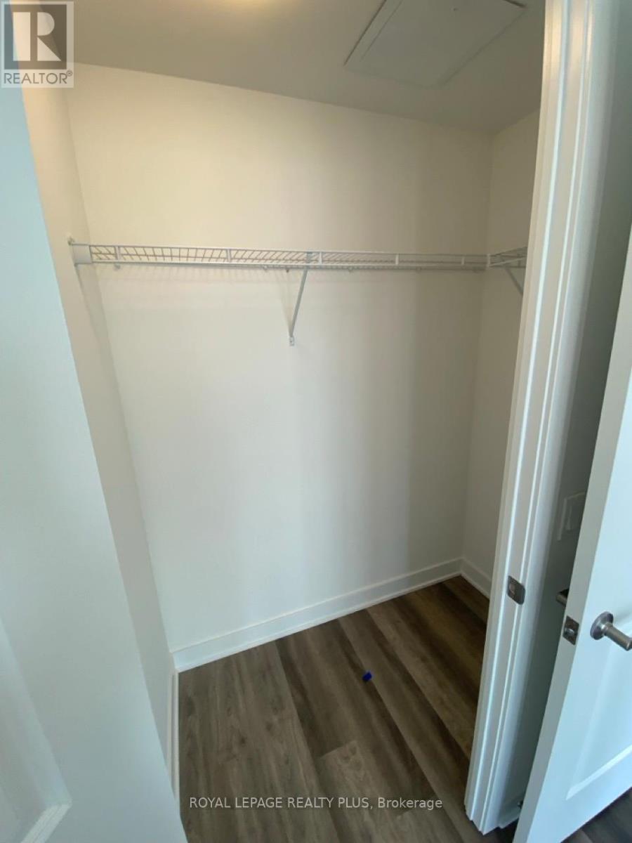 1705 - 4675 Metcalfe Avenue, Mississauga, Ontario  L5M 0Z8 - Photo 10 - W12656236