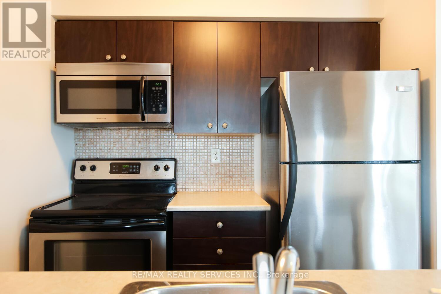 1103 - 215 Queen Street E, Brampton, Ontario  L6W 0A9 - Photo 15 - W12656238