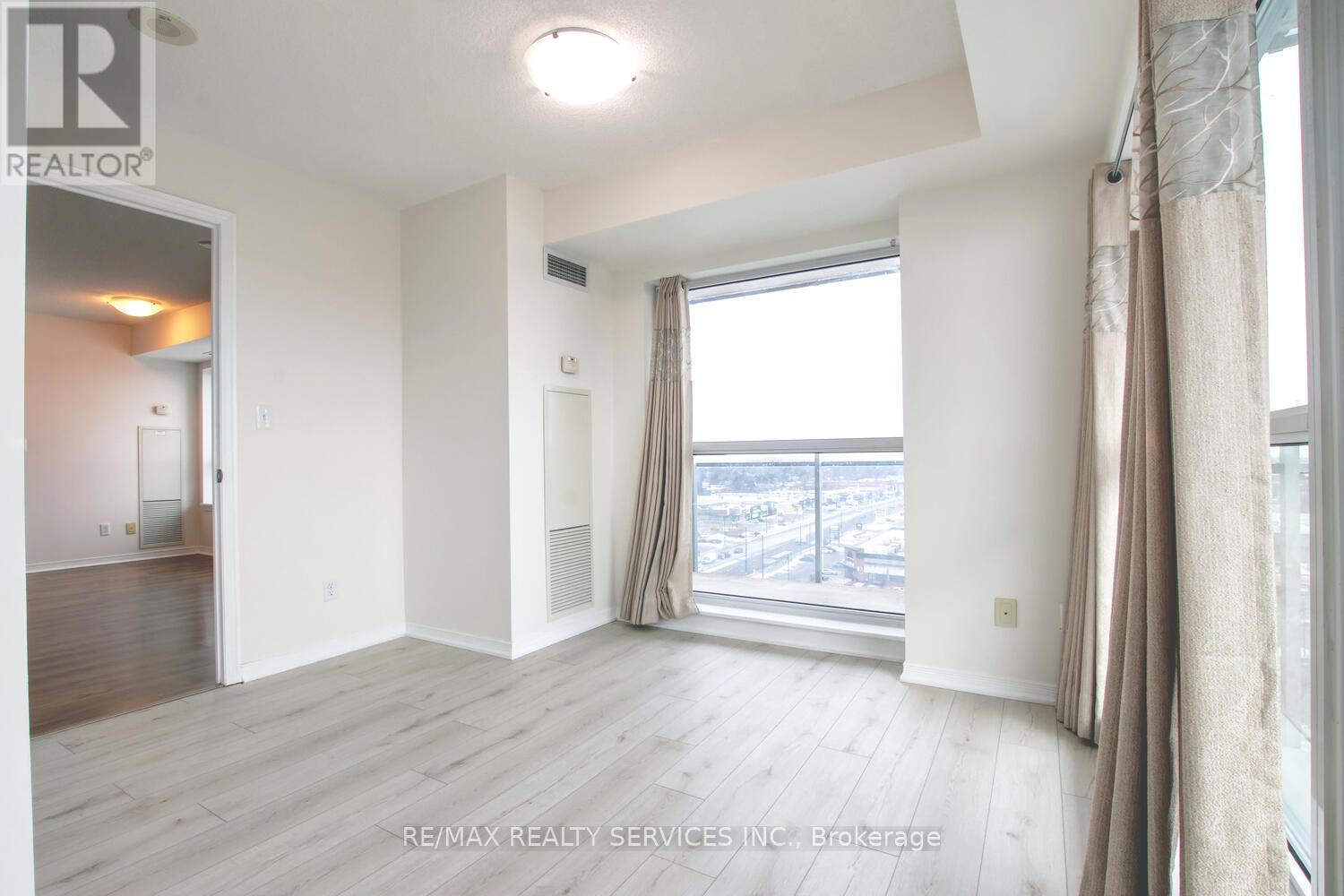 1103 - 215 Queen Street E, Brampton, Ontario  L6W 0A9 - Photo 29 - W12656238