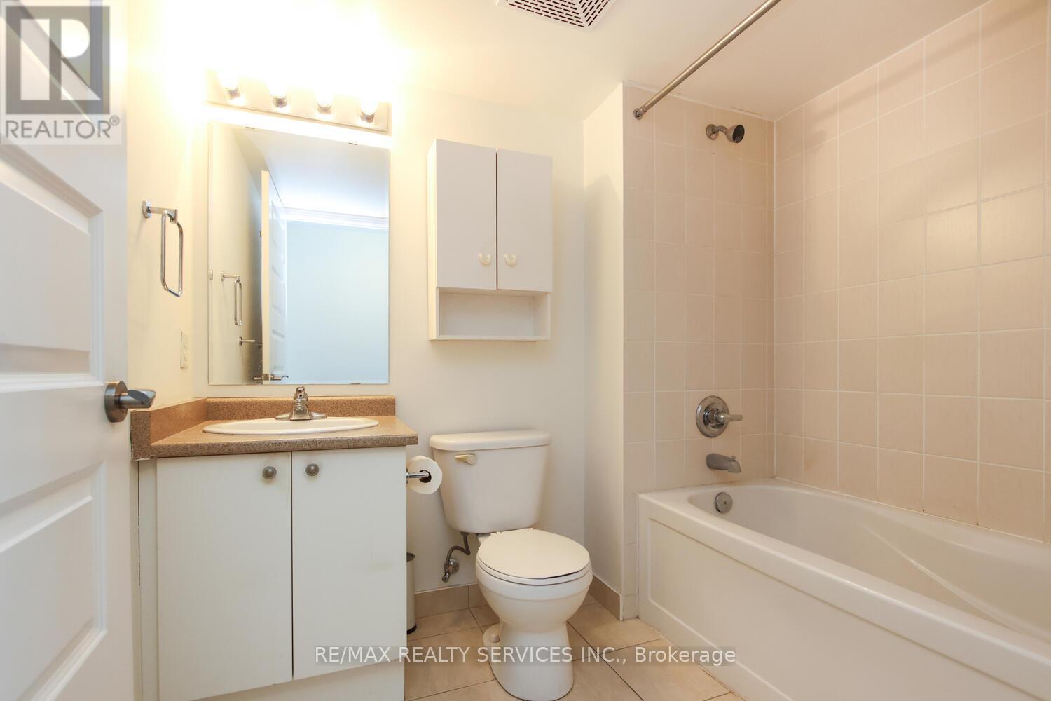 1103 - 215 Queen Street E, Brampton, Ontario  L6W 0A9 - Photo 35 - W12656238