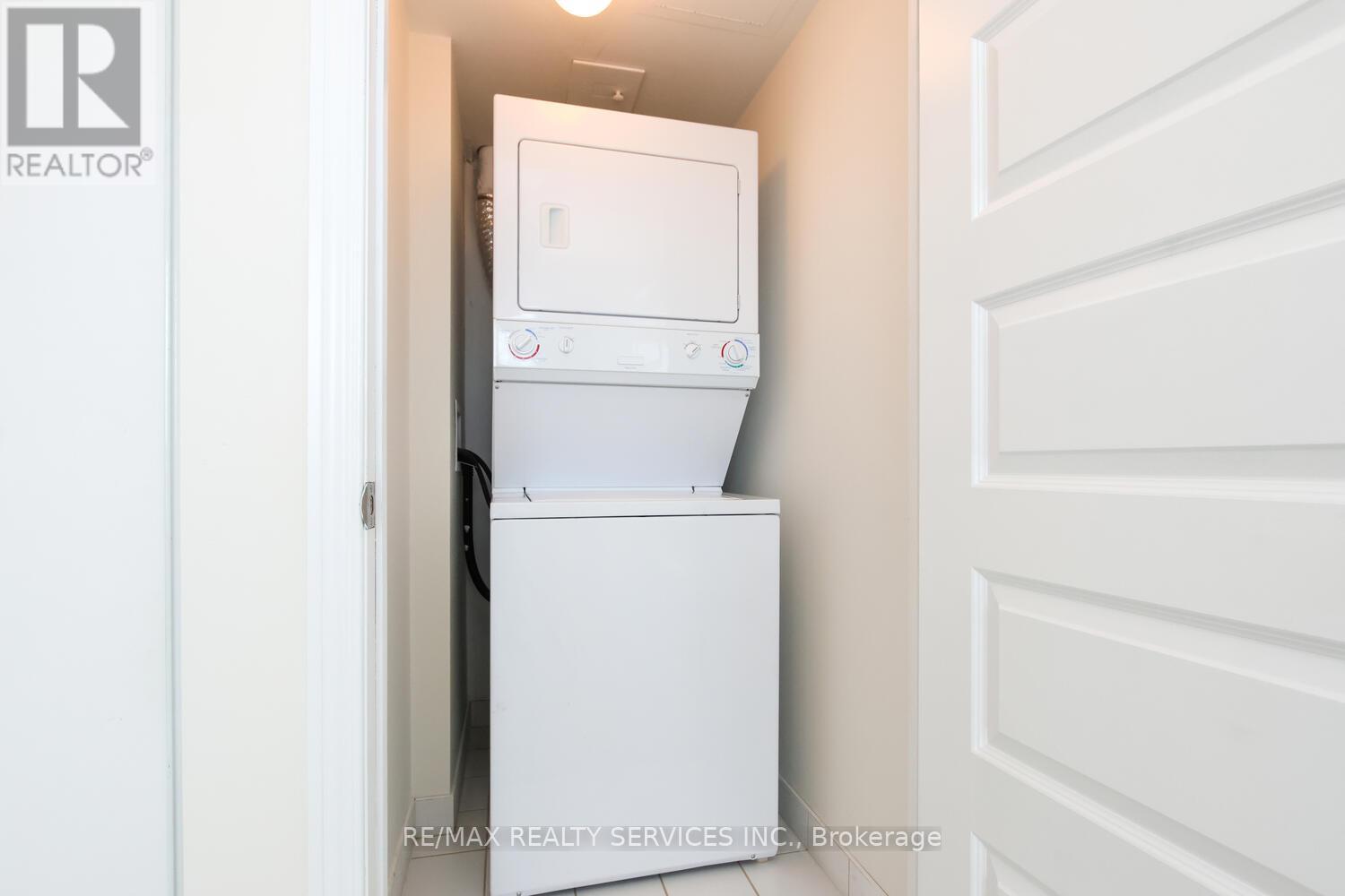 1103 - 215 Queen Street E, Brampton, Ontario  L6W 0A9 - Photo 36 - W12656238