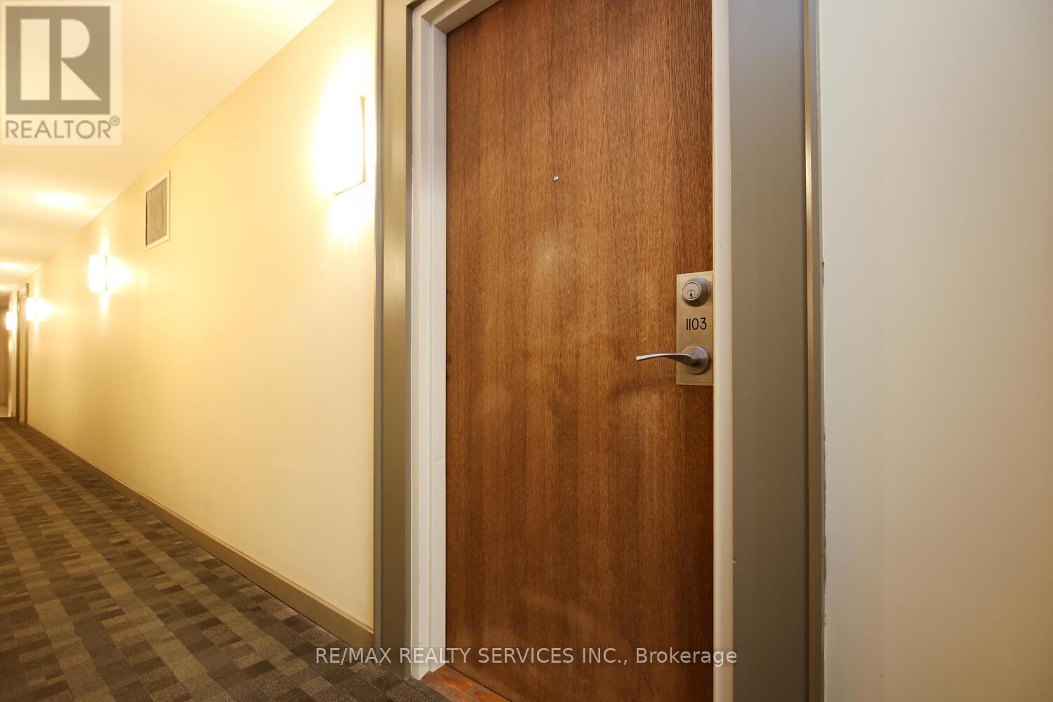 1103 - 215 Queen Street E, Brampton, Ontario  L6W 0A9 - Photo 6 - W12656238