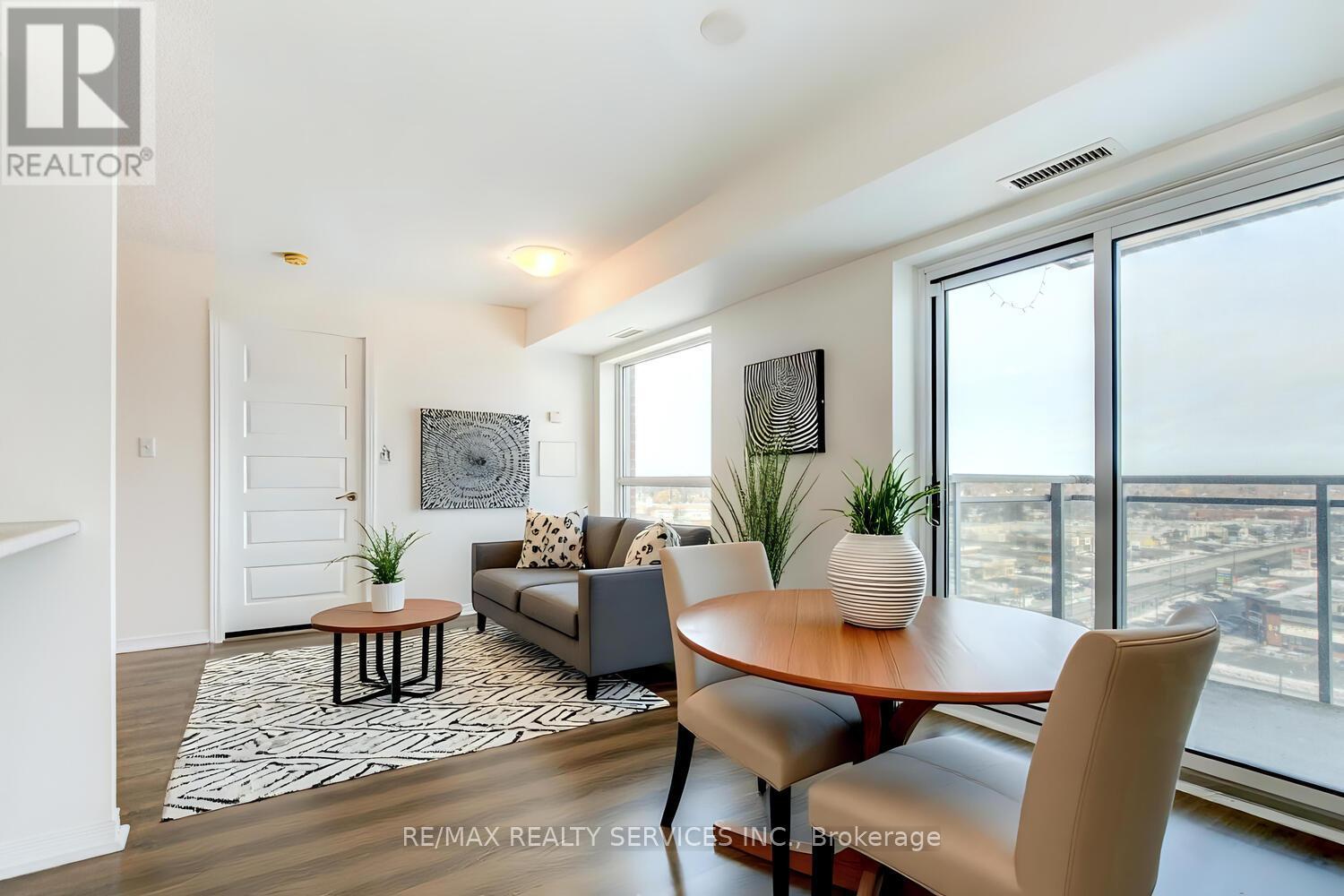 1103 - 215 Queen Street E, Brampton, Ontario  L6W 0A9 - Photo 8 - W12656238