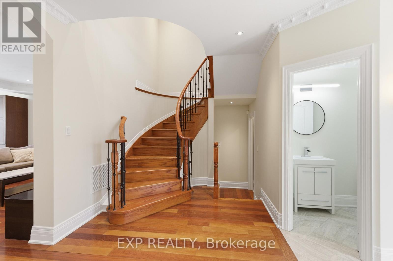 1357 Alexandra Avenue, Mississauga, Ontario  L5E 2A8 - Photo 16 - W12656240